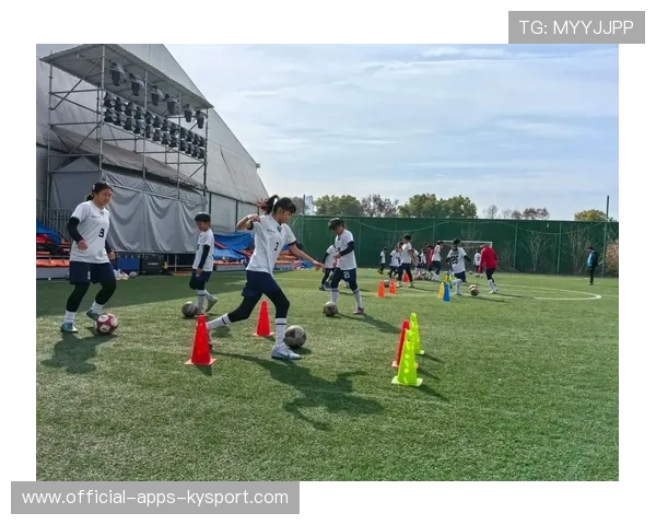 足球青训营开放日：未来球星从这里诞生