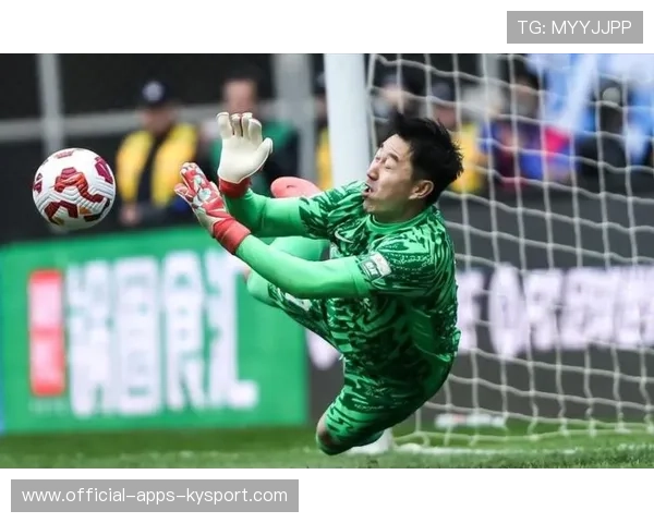 大连英博门将三连神扑登热搜表现惊艳，大连英博口腔医院